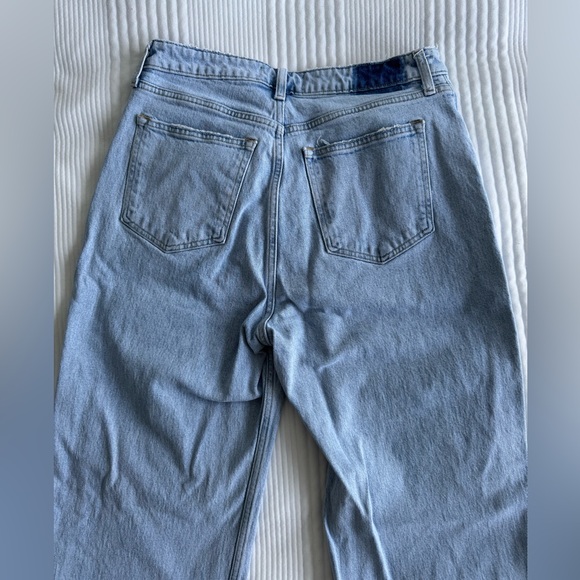 Abercrombie Curve Love High Rise 90s Relaxed Jean - Picture 10 of 10